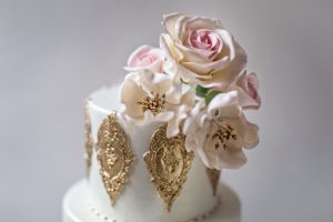 The most beautiful vintage gold & pink wedding cake tutorial. Luxury couture wedding cakes by Ana Parzych, Connecticut.